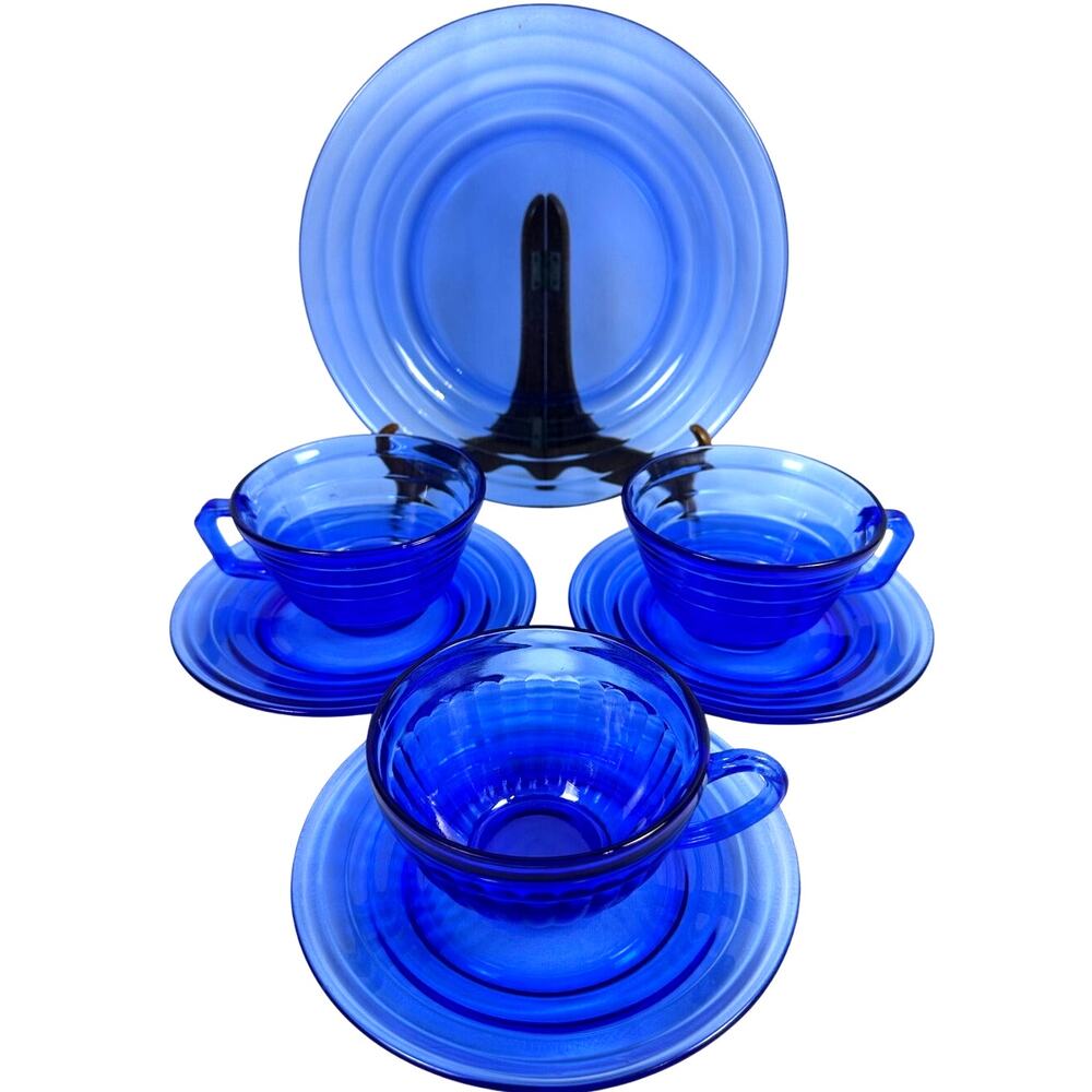 Hazel Atlas Moderntone Cobalt Blue 7-PC Cup and Saucer Trio plus Dinner Plate!